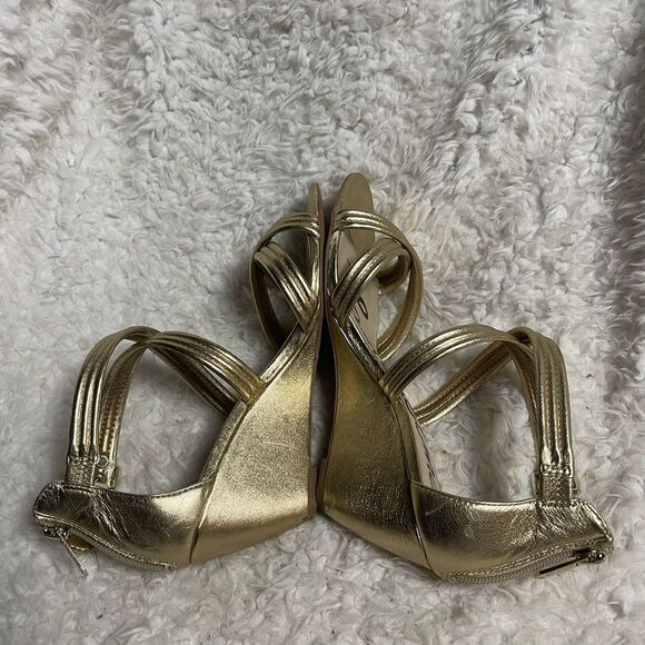 Sam Edelman Metallic Gold Women's strap wedge Sandals SZ8.5M - Picture 4 of 9